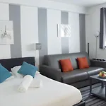 Arc De Triomphe & Trocadero Square - Paris Vacation Rentals