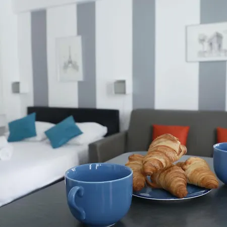 Arc De Triomphe & Trocadero Square - Vacation Apartment *
